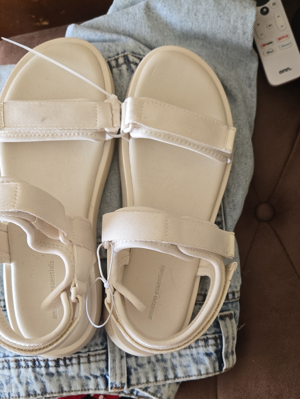 Amazon Essentials Cream Adjustable Strap Slide Sandals